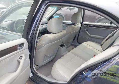 2003 BMW 325Xi from USA, damaged, VIN WBAEU33423PM52020